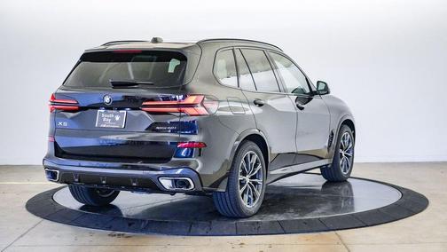Black Sapphire Metallic 2026 BMW X5 xDrive40i