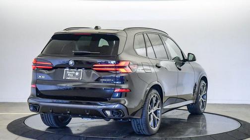Black Sapphire Metallic 2026 BMW X5 PHEV xDrive50e