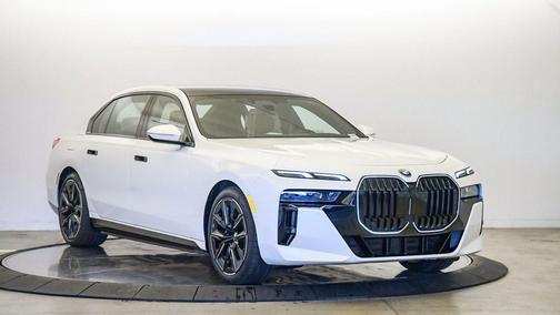 2026 BMW 750e i xDrive