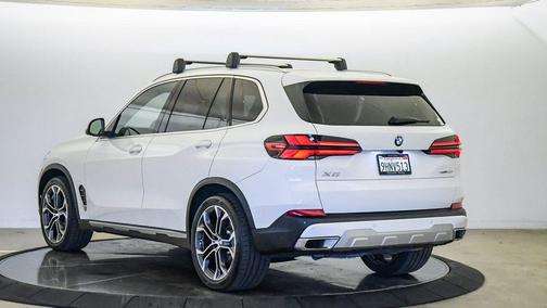 Alpine White 2024 BMW X5 xDrive40i