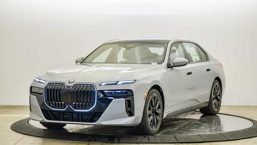 2026 BMW 740 740i