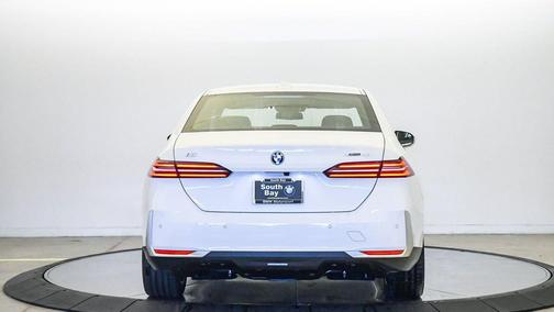 Alpine White 2026 BMW i5 xDrive40