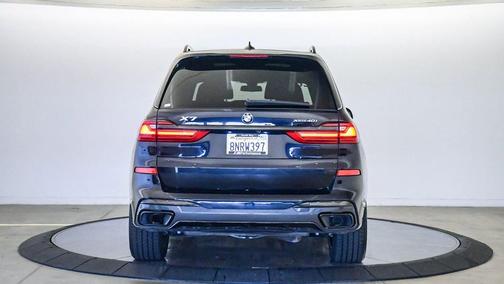 Carbon Black Metallic 2020 BMW X7 xDrive40i