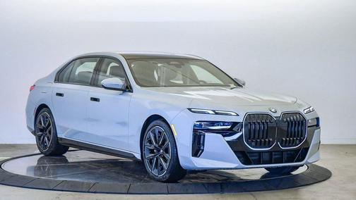2026 BMW 740 740i