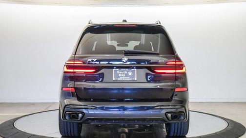 Black Sapphire Metallic 2027 BMW X7 xDrive40i