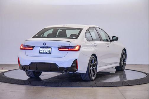 2025 BMW 330 i