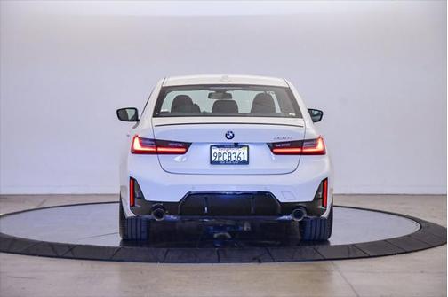 2025 BMW 330 i