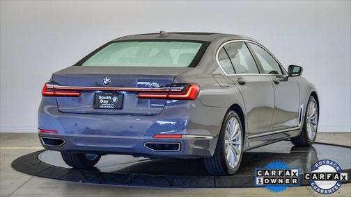 2022 BMW 740 i