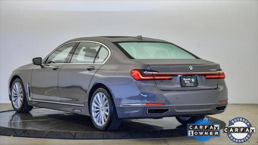 2022 BMW 740 i
