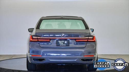 2022 BMW 740 i