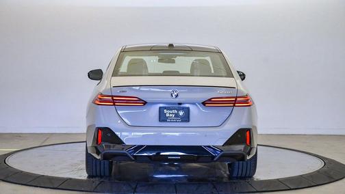 2026 BMW 550e xDrive