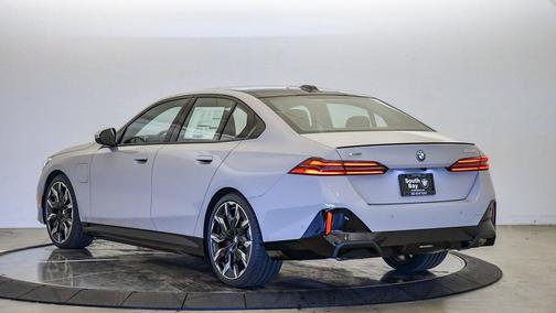 2026 BMW 550e xDrive