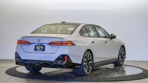 2026 BMW 550e xDrive