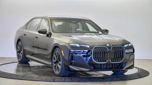 2026 BMW 750e i xDrive