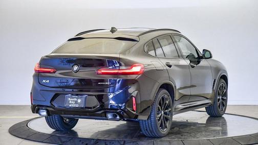 2025 BMW X4 xDrive30i