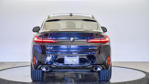 2025 BMW X4 xDrive30i