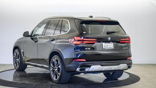 Black Sapphire Metallic 2024 BMW X5 sDrive40i