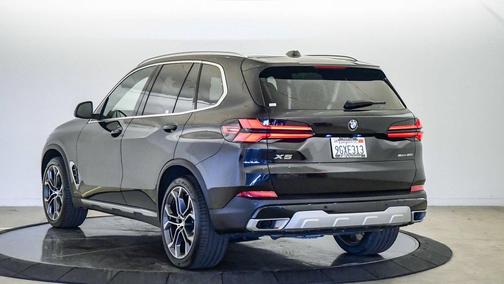 Black Sapphire Metallic 2024 BMW X5 sDrive40i