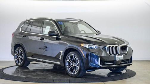Black Sapphire Metallic 2024 BMW X5 sDrive40i