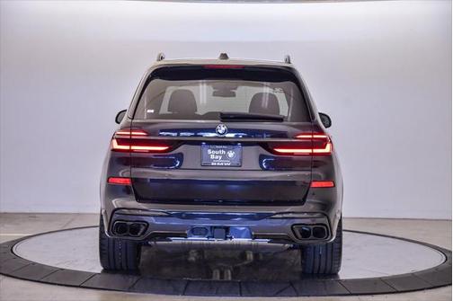 2024 BMW X7 M60i