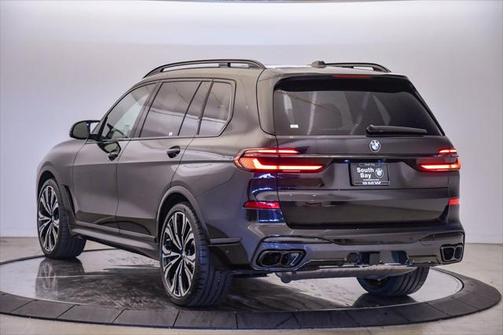 2024 BMW X7 M60i