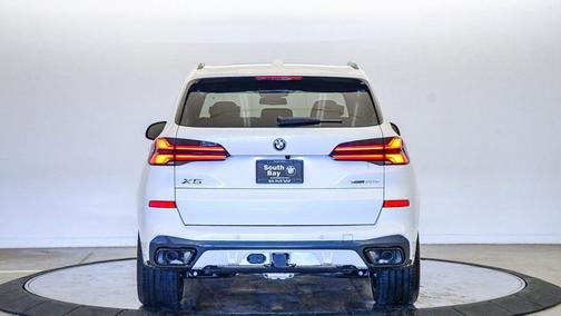 Mineral White Metallic 2026 BMW X5 PHEV xDrive50e