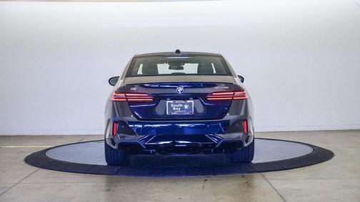 Black Sapphire Metallic 2027 BMW i5 eDrive40