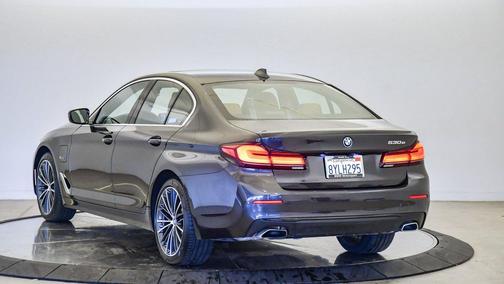 2022 BMW 530 i