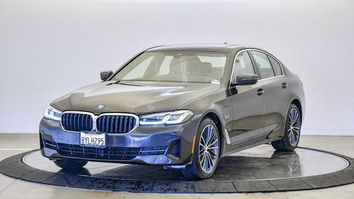 2022 BMW 530 i
