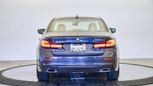 2022 BMW 530 i