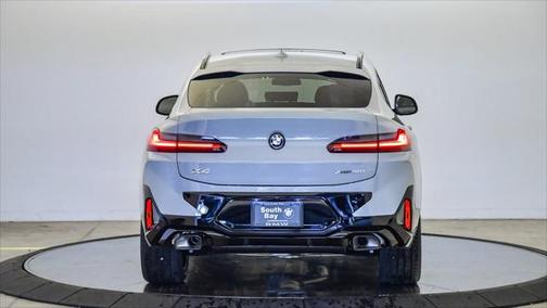 2025 BMW X4 xDrive30i