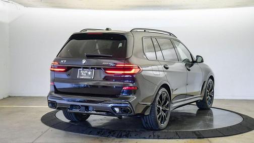Black Sapphire Metallic 2026 BMW X7 xDrive40i