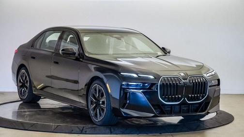 2026 BMW 740 i