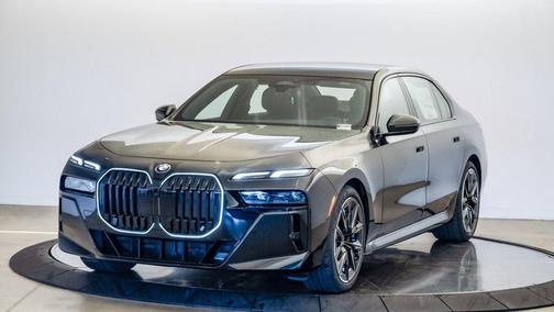 2026 BMW 740 i