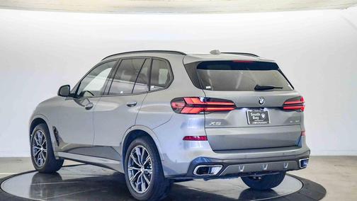 Gray Metallic 2026 BMW X5 sDrive40i