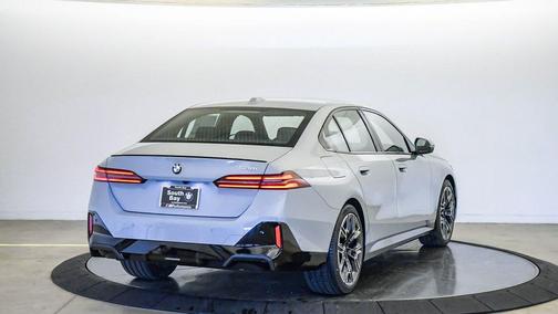 Brooklyn Grey Metallic 2026 BMW 530 530i