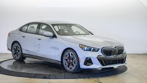 Brooklyn Grey Metallic 2026 BMW 530 530i