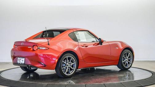 Soul Red Metallic 2017 Mazda MX-5 Miata RF Grand Touring