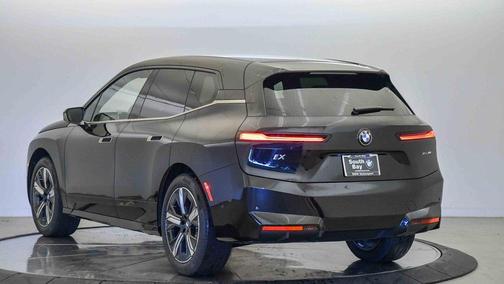 2026 BMW iX xDrive60