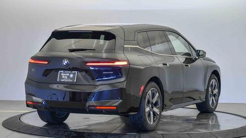 2026 BMW iX xDrive60