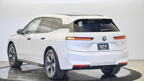 2026 BMW iX xDrive45