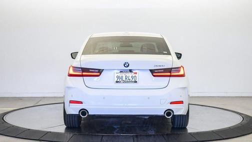 Alpine White 2023 BMW 330 330i