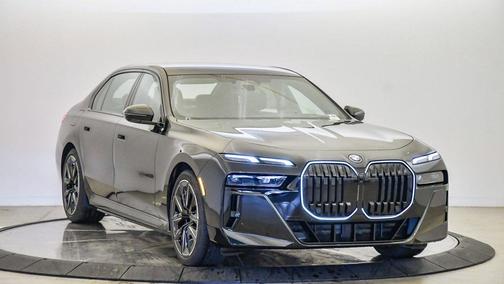 2026 BMW 750e i xDrive