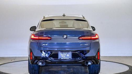 2025 BMW X4 xDrive30i