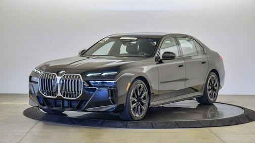 2023 BMW 740 i