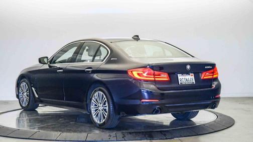 Imperial Blue Metallic 2018 BMW 530e iPerformance