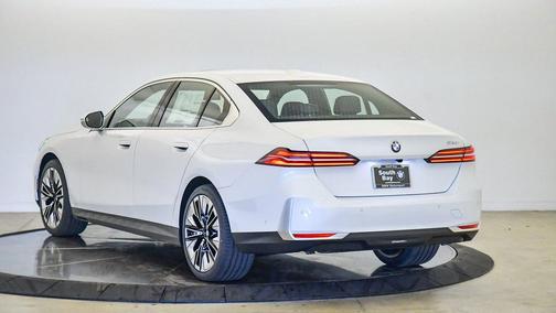 2026 BMW 530 i