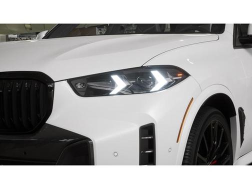 Mineral White Metallic 2026 BMW X5 xDrive40i