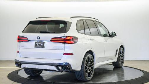 Mineral White Metallic 2026 BMW X5 xDrive40i
