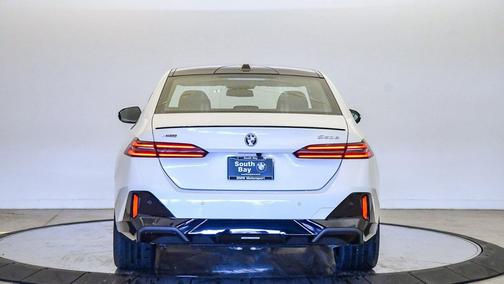 2026 BMW 550e xDrive